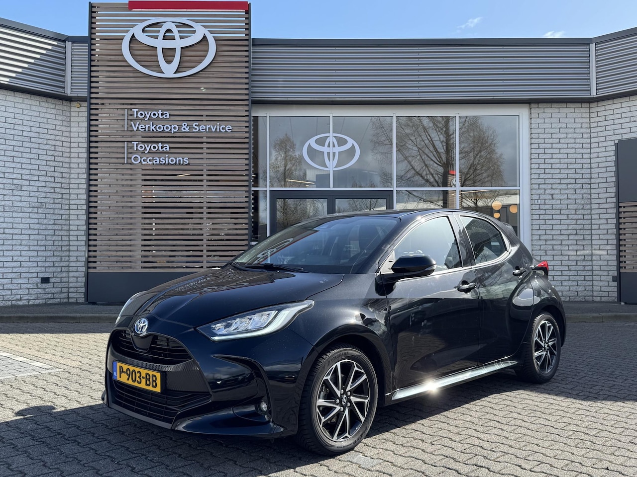 Toyota Yaris - 1.5 Hybrid Dynamic NL-AUTO ALL SEASON LED 16'' LM-VELGEN KEYLESS APPLE/ANDROID CLIMA AD-CR - AutoWereld.nl