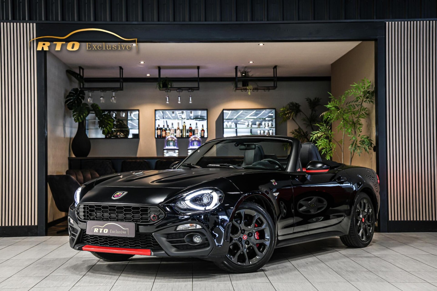 Fiat 124 Spider - 1.4 MultiAir Turbo Abarth|LED|Leder|Bose|Complete historie - AutoWereld.nl