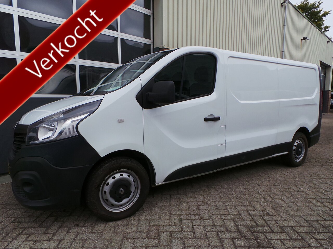 Renault Trafic - 1.6 dCi T29 L2H1 Airco NAP trekhaak - AutoWereld.nl