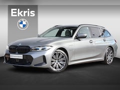 BMW 3-serie Touring - 330e / M-Sport Pakket / Trekhaak / Harman Kardon / Active cruise / Camera / Stuur en Stoel