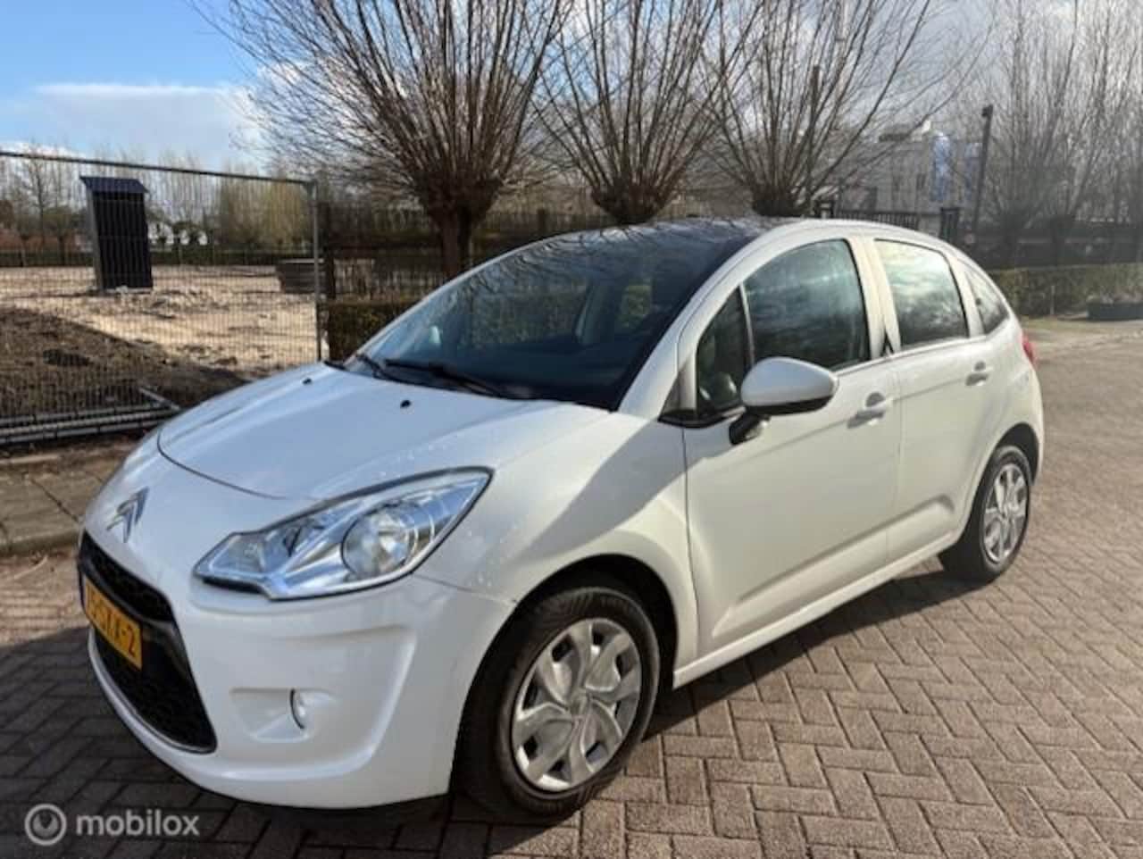 Citroën C3 - 1.6 e-HDi Dynamique Pano Climate Nav CruiseC!! - AutoWereld.nl