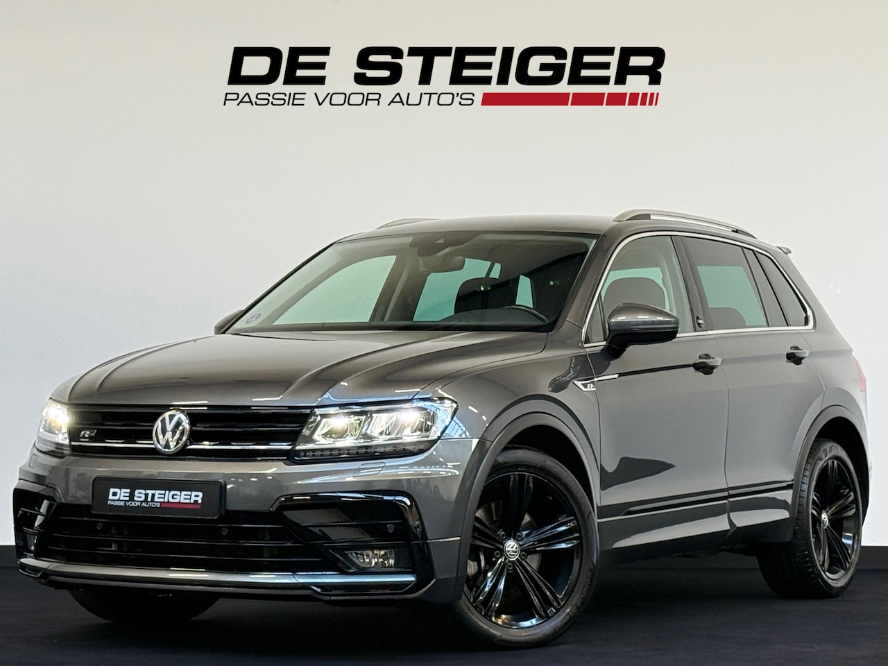 Volkswagen Tiguan - 2.0 TSI 4Motion R-line Led Trekhaak - AutoWereld.nl