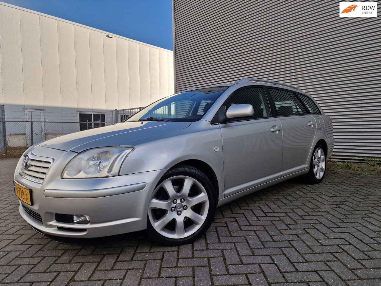 Toyota Avensis Wagon - 2.0 VVTi Linea Sol AUT NAVI CRUISE 3 X SLEUTELS - AutoWereld.nl