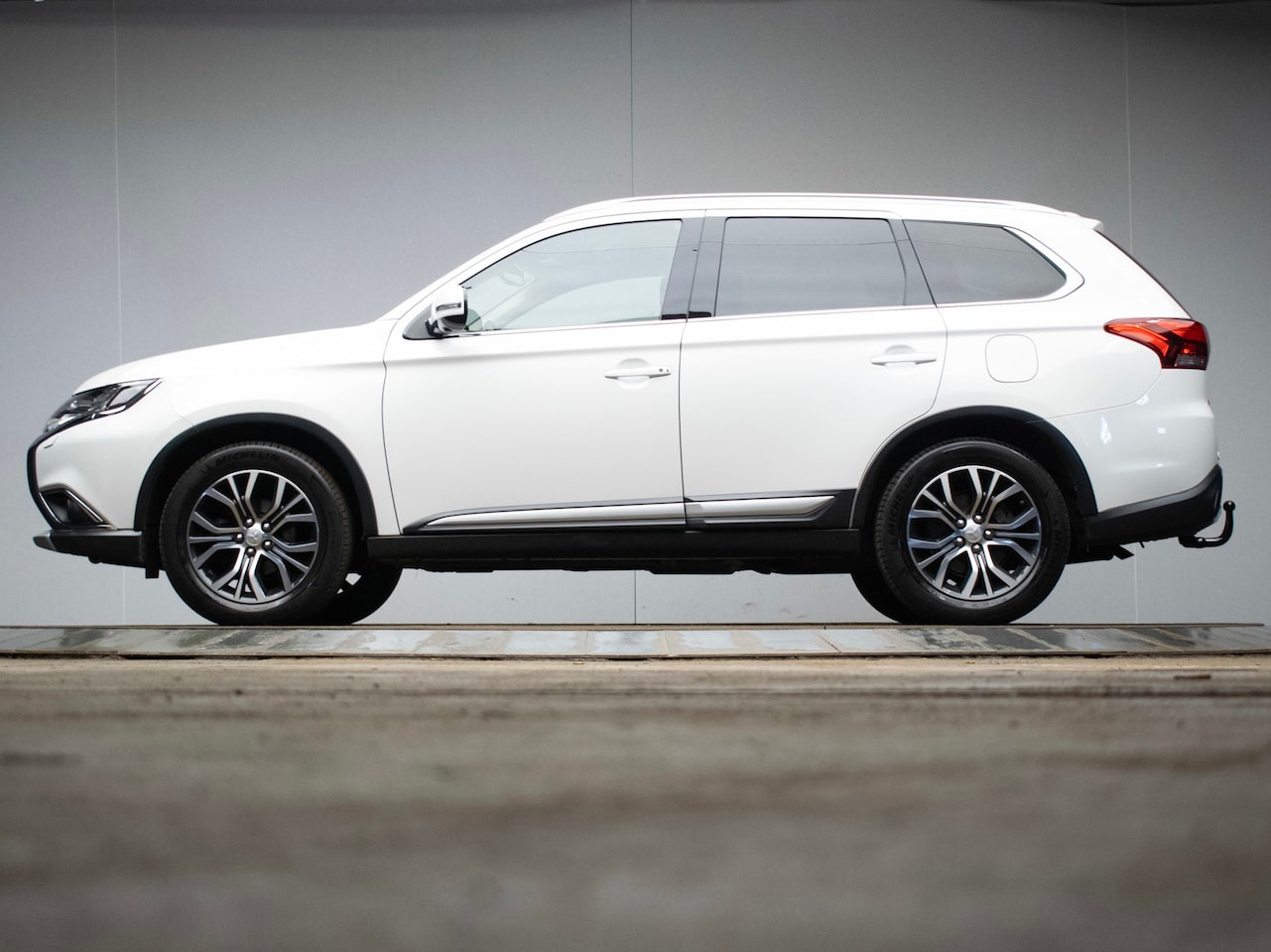 Mitsubishi Outlander Sport - 2.0 Connect Pro (APPLE CARPLAY,NAVI,CAMERA,360 VIEW,STOEL/STUUR VERWARMING,CLIMATE,CRUISE, - AutoWereld.nl