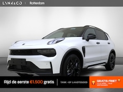 Lynk & Co 01 - | MORE | Panoramadak | 360° camera |