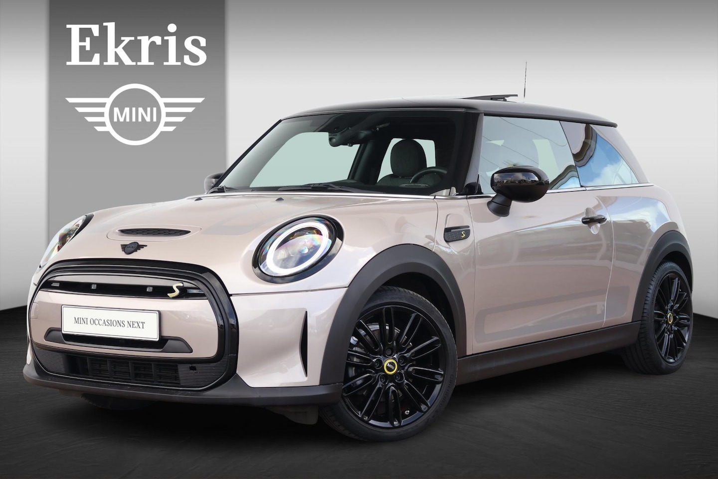 MINI Mini-Electric - MINI Electric Collection 33 kWh / Pano Dak / Stuur & Stoelverwarming / Comfort Access / Yo - AutoWereld.nl