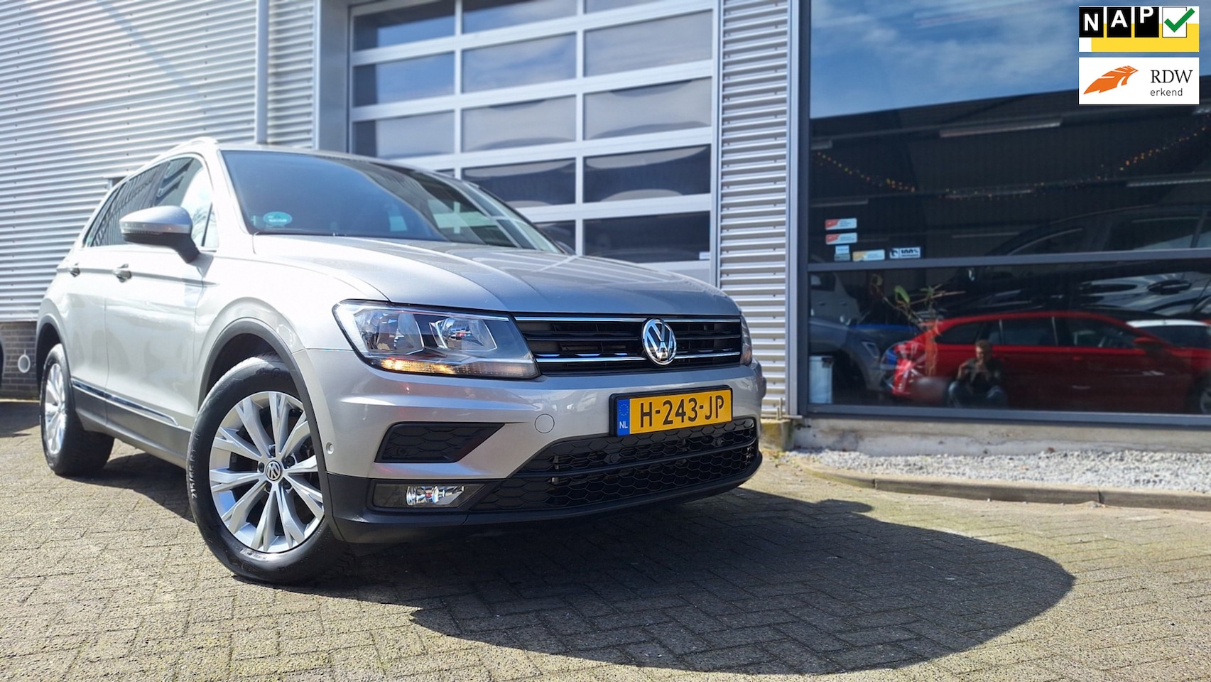 Volkswagen Tiguan - 1.5 TSI Comfortline/Exec/Ecc/Nav/Lmv/Cruise/Camera/66 Dkm Enz - AutoWereld.nl
