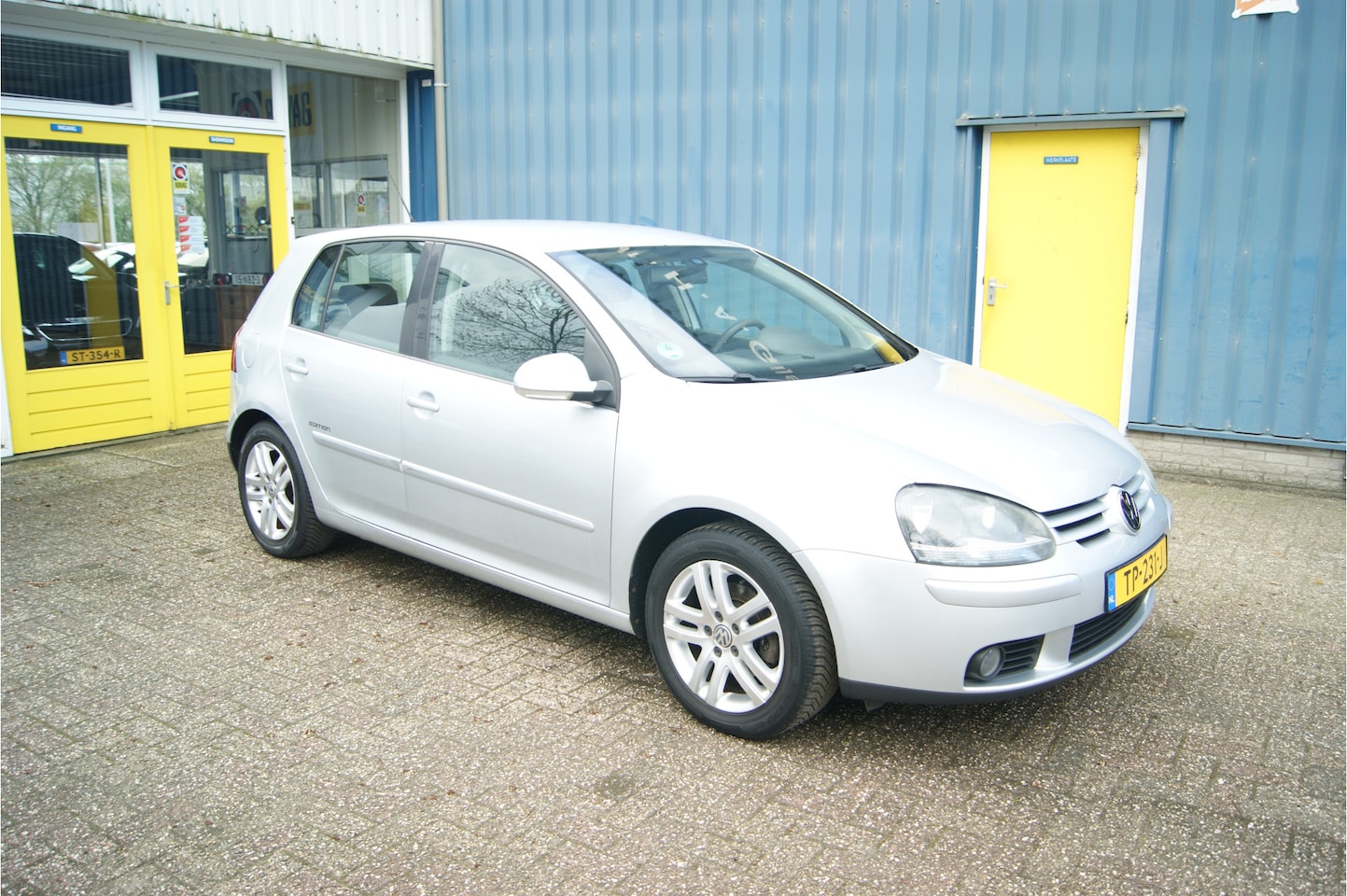 Volkswagen Golf - 1.4i 16V Trendline Business, Airco, Cruise, Nieuwe APK!!! - AutoWereld.nl