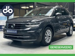 Volkswagen Tiguan - 1.4 TSI eHybrid Comfortline SOH 92% I DIGI DISPLAY I FULL LED I STOEL V.W. I CAMERA