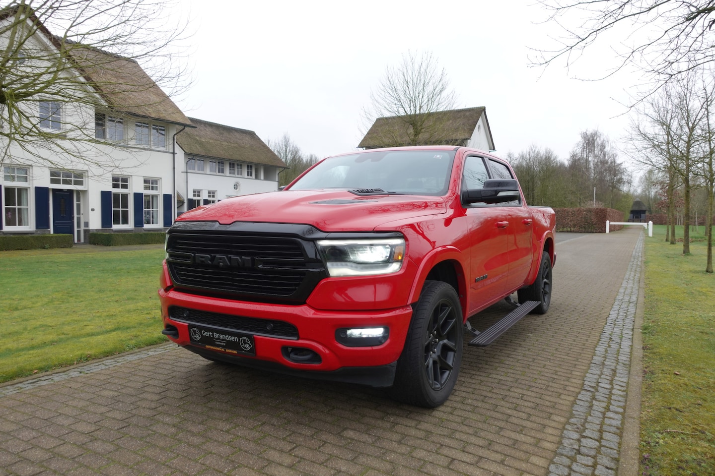 Dodge Ram 1500 - 5.7 V8 4x4 Crew Cab Laramie | Harman Kardon | Luchtvering | 360° Camera | Panoramadak | He - AutoWereld.nl