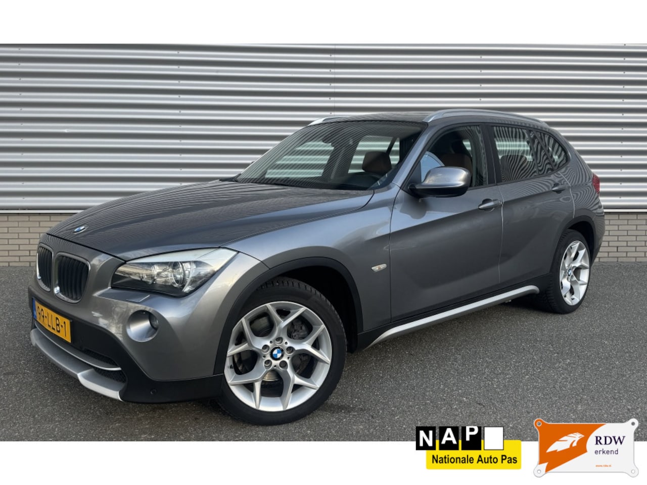 BMW X1 - sDrive18i Camera Navi Leder - AutoWereld.nl