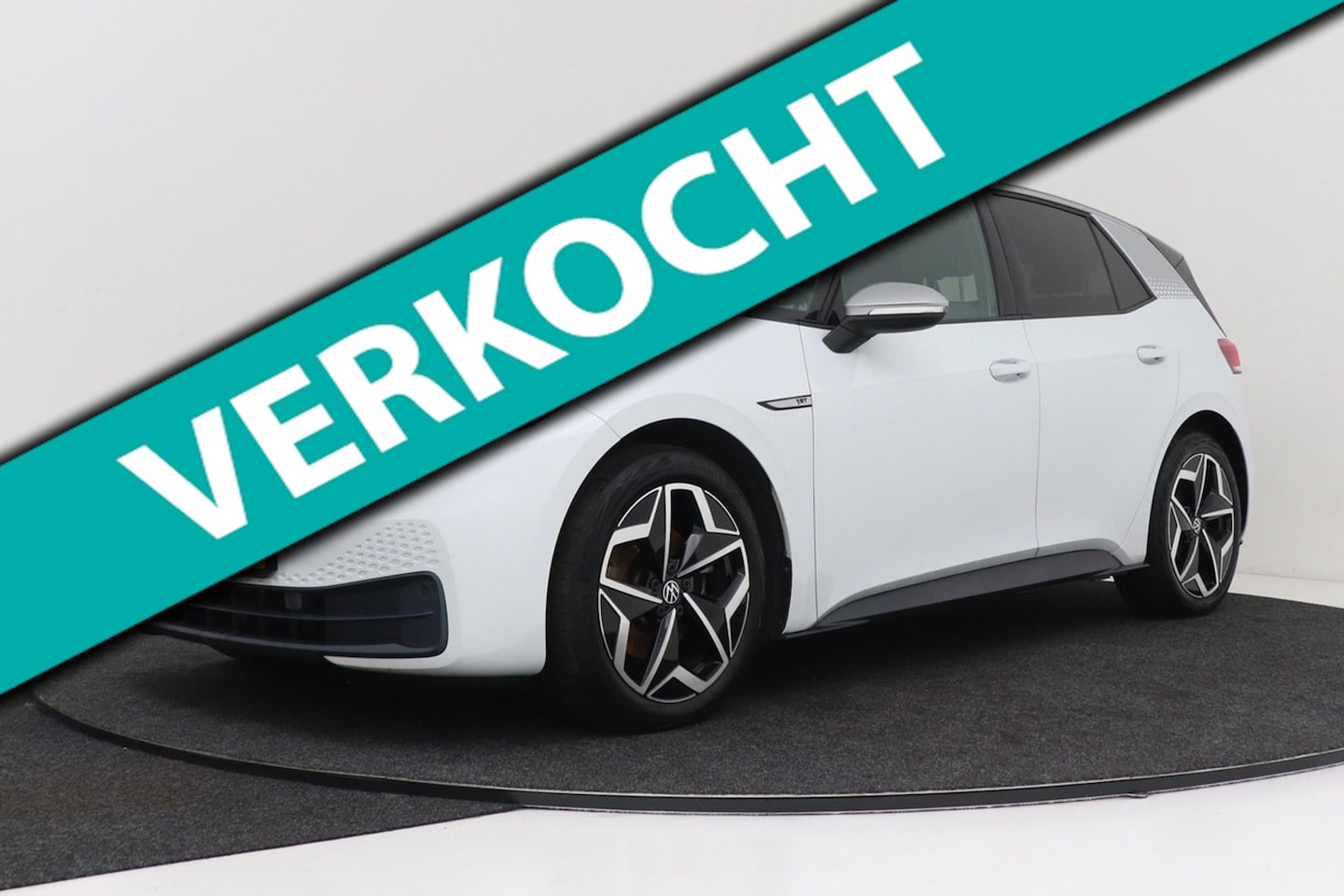 Volkswagen ID.3 - First Plus 58 kWh | Org NL | CarPlay | Camera | Matrix | Adap. Cruise | - AutoWereld.nl