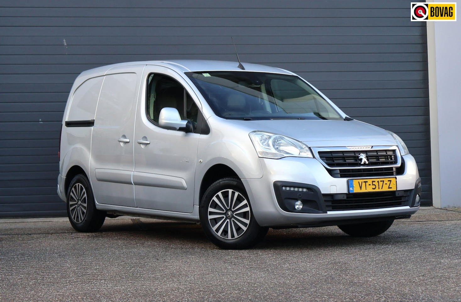 Peugeot Partner - 120 1.6 BlueHDi 100 L1 Première S&S Marge/PDC/Trekhaak - AutoWereld.nl