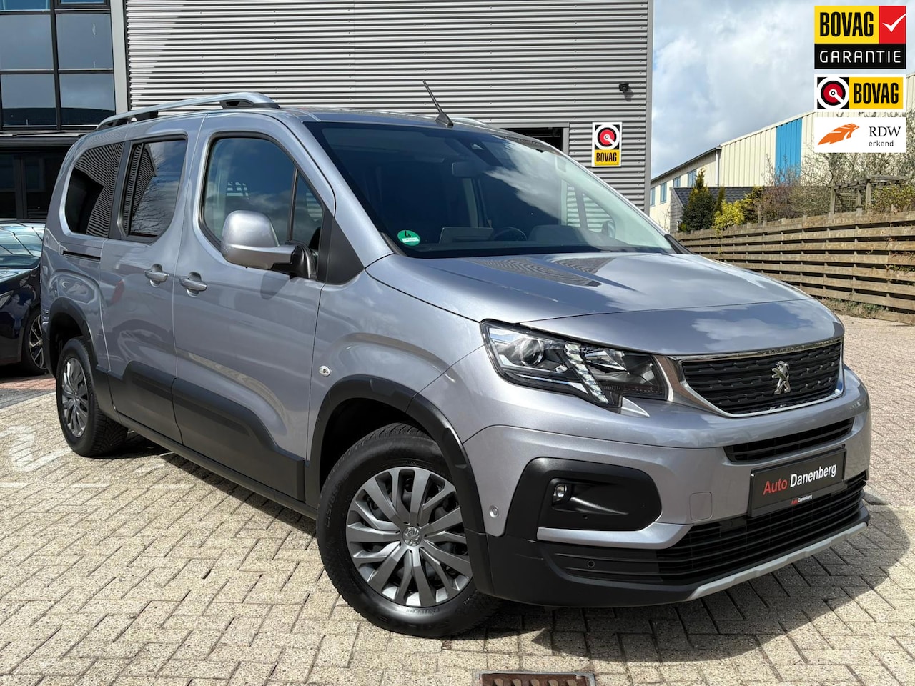 Peugeot Rifter Long - 1.2 Puretech LONG Allure 7p. AUTOMAAR,CAMERA,FULL-OPTIES! GARANTIE - AutoWereld.nl