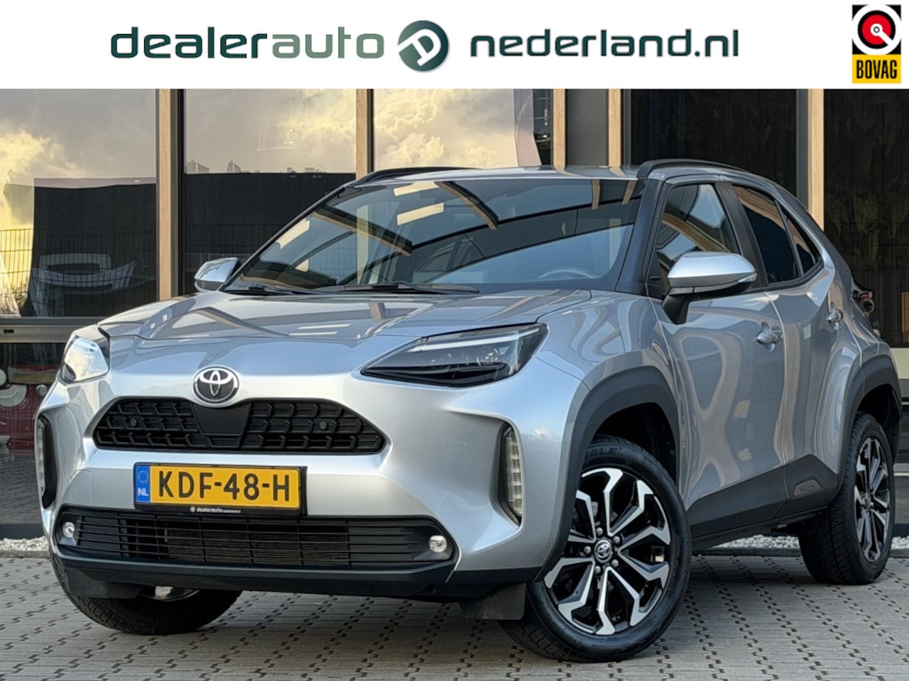 Toyota Yaris Cross - 1.5 Hybr 115 Dynamic | Parkeersensoren V+A | Camera | Stoel-stuu - AutoWereld.nl