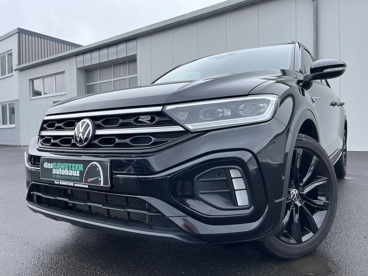Volkswagen T-Roc - 1.5 TSI R-LINE Blackstyle ** LED, VIRTUAL, ACC, MASSAGE, VERW. STUUR, 18-inch LMV ** 1e EI - AutoWereld.nl
