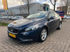 Volvo V40 - 1.6 D2 Momentum - Camera - Navi - Cruisecontrole