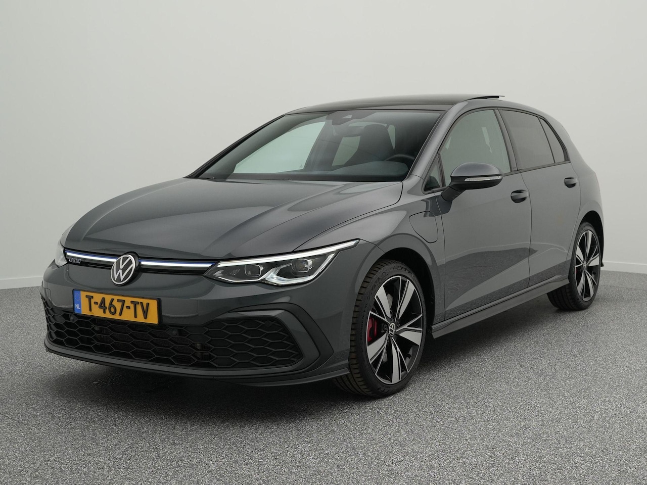 Volkswagen Golf - GTE 1.4 eHybrid 245 PK | LED Plus | Panoramadak | Achteruitrijcamera | Stoel & Stuurwielve - AutoWereld.nl