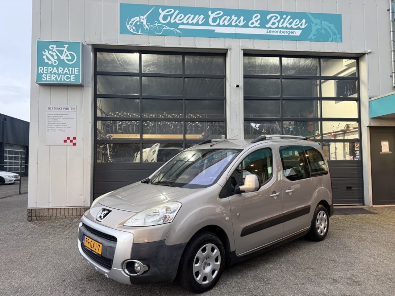 Peugeot Partner Tepee - 1.6 Outdoor 1.6 Outdoor - AutoWereld.nl