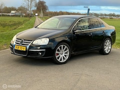 Volkswagen Jetta - 2.5 20V 5 cilinder