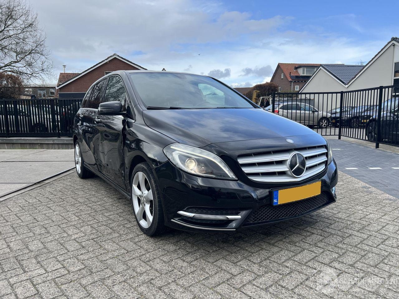 Mercedes-Benz B-klasse - 180 Ambition 180 Ambition - AutoWereld.nl