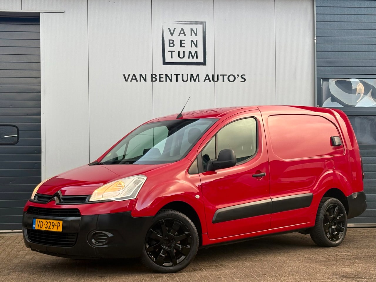 Citroën Berlingo - 1.6 e-HDI 90pk Autom. L2 Navi Airco Cruise Webasto! - AutoWereld.nl