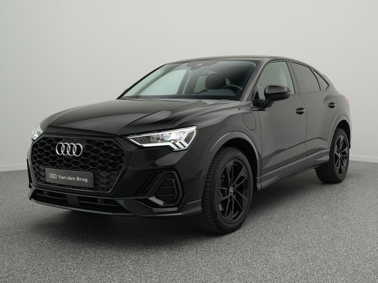 Audi Q3 Sportback - 45 TFSI e 245 PK Sport | LED | 360 Camera | Navigatie | Adaptieve Cruise Control | Keyless - AutoWereld.nl