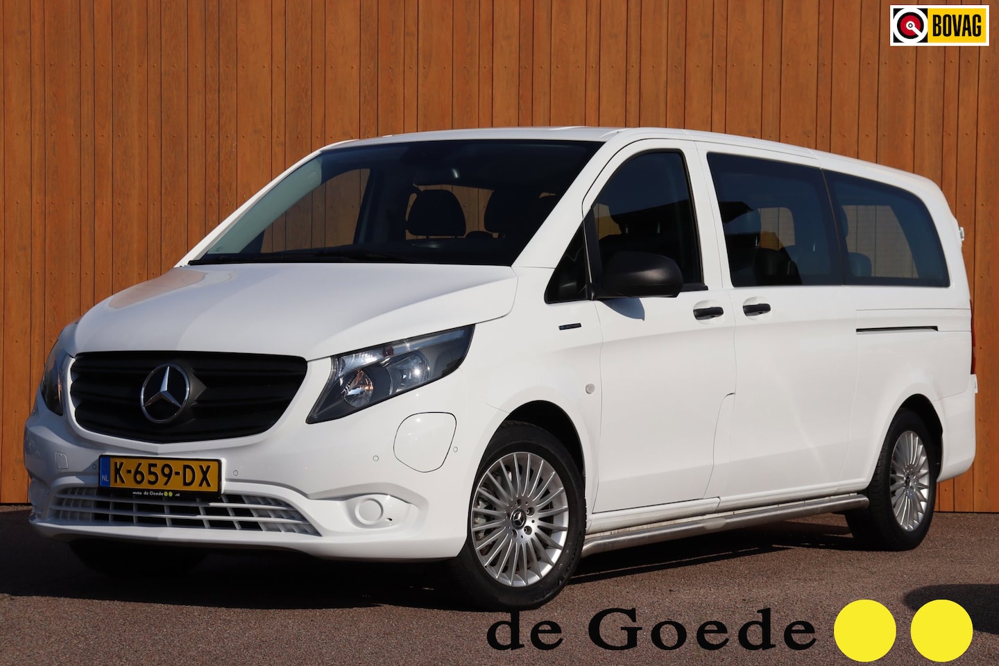Mercedes-Benz eVito Tourer - PRO L3 350km l.vloerrail+9-persoons 2-el.schuifdeuren snelladen leer+vw 47.940incl. - AutoWereld.nl