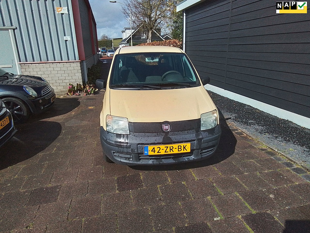 Fiat Panda - 1.1 Active zeer mooie fiat panda met trekhaak - AutoWereld.nl