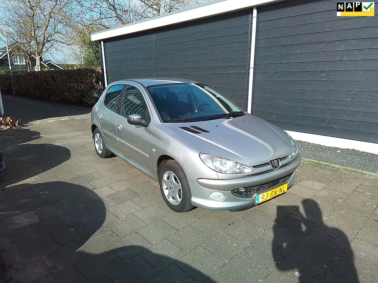 Peugeot 206 - 1.4 Air-line 3 AIRCO 5 drs Zeer lux,s NL auto 120 000 km nap - AutoWereld.nl
