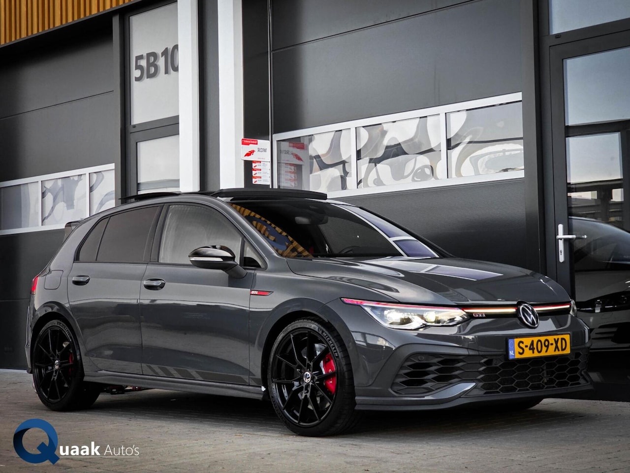 Volkswagen Golf - GTI Clubsport 2.0 TSI | PANO | IQ.LIGHT | CAMERA | CARPLAY | 434PK - AutoWereld.nl