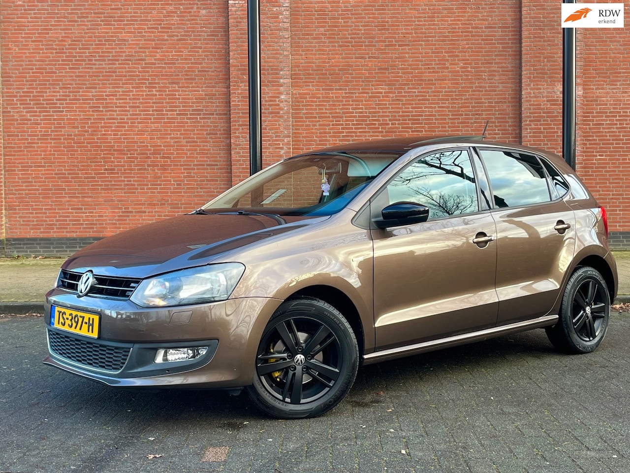 Volkswagen Polo - 1.2 TSI Highline PANO CARPLAY PDC CLIMA STOELVERWARMING BLEUTOOTH CRUISE LEER - AutoWereld.nl