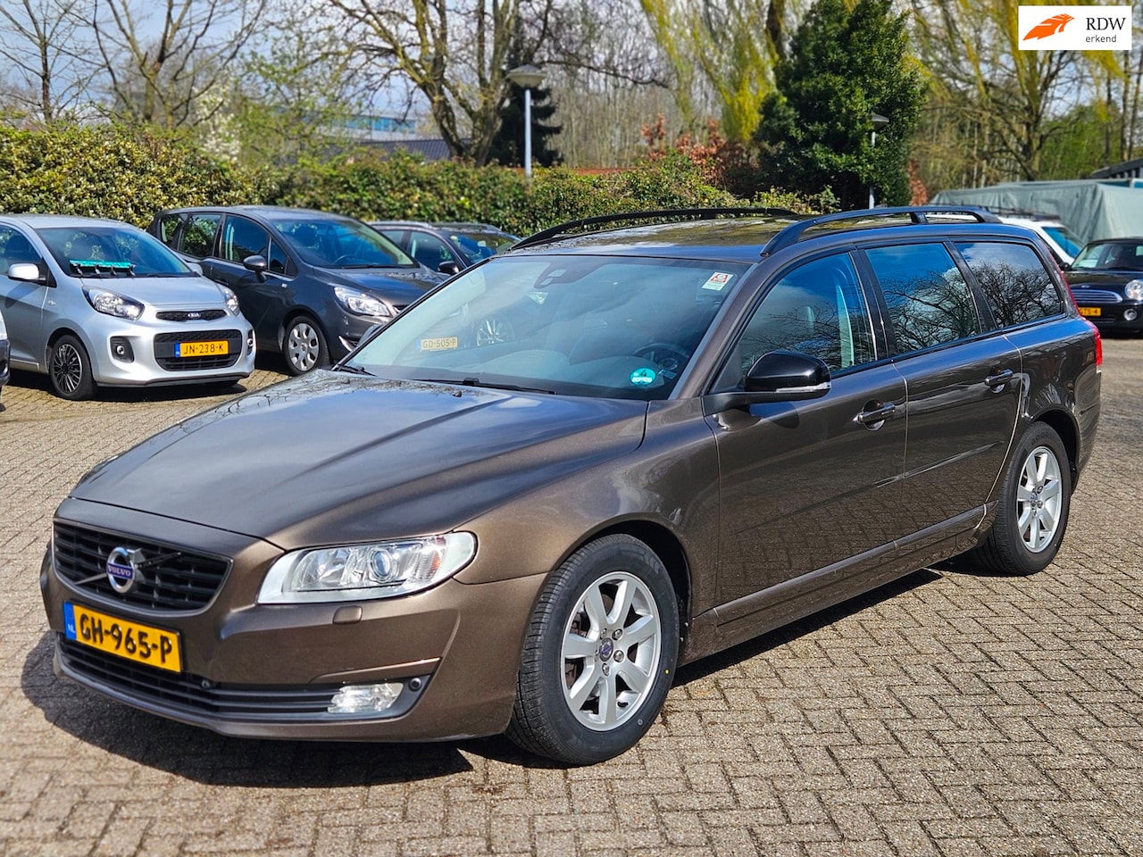 Volvo V70 - 2.0 D4 AUTOMAAT|181PK|Euro6|Clima|NAVI|Camera|Stoelverwarming|NAP|Trekhaak|NW APK 03-2027! - AutoWereld.nl