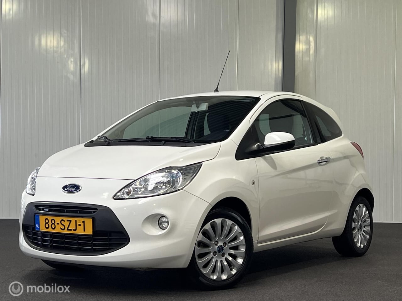 Ford Ka - 1.2 Titanium X [ UNIEK! NL auto met NAP en airco ] - AutoWereld.nl