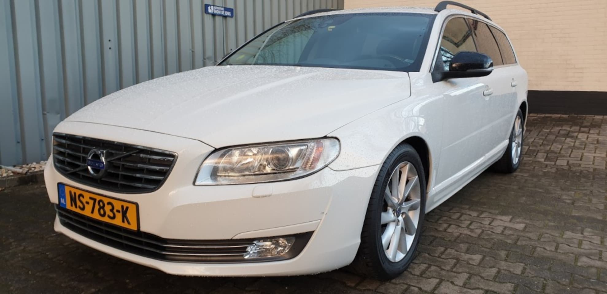 Volvo V70 - 1.6 D2 Summum 1.6 D2 SUMMUM - AutoWereld.nl