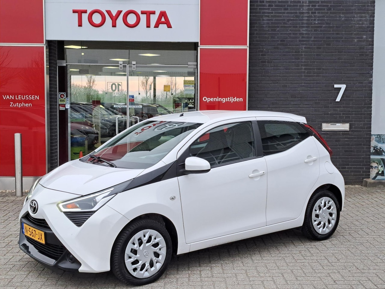 Toyota Aygo - PLAY BLUETOOTH SPEEDLIMITER AIRCO EL-RAMEN NL-AUTO - AutoWereld.nl