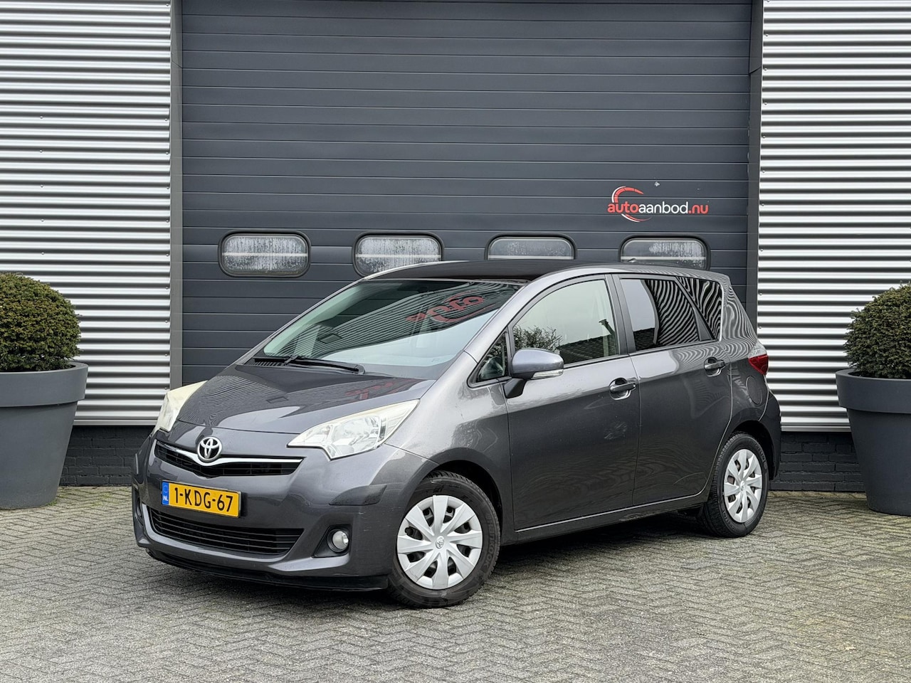 Toyota Verso S - 1.3 VVT-i Aspiration | Camera | Cruise Control | Trekhaak | Privacy Glass | - AutoWereld.nl