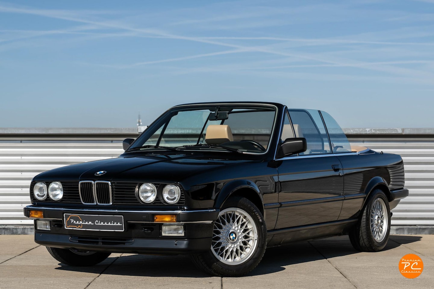 BMW 3-serie Cabrio - 325i E30 | 31.000KM | Swiss-delivered | First paint | Full documentation - AutoWereld.nl