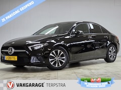 Mercedes-Benz A-klasse - 180 Business Solution/ LED Koplampen/ Wide-Screen/ Stoelverw./ Camera/ Zwarte-Hemel/ 16''