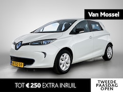 Renault Zoe - Q210 Zen Quickcharge 22 kWh (Koop Accu) 86PK | Automaat | Trekhaak | Navigatie | Climate C