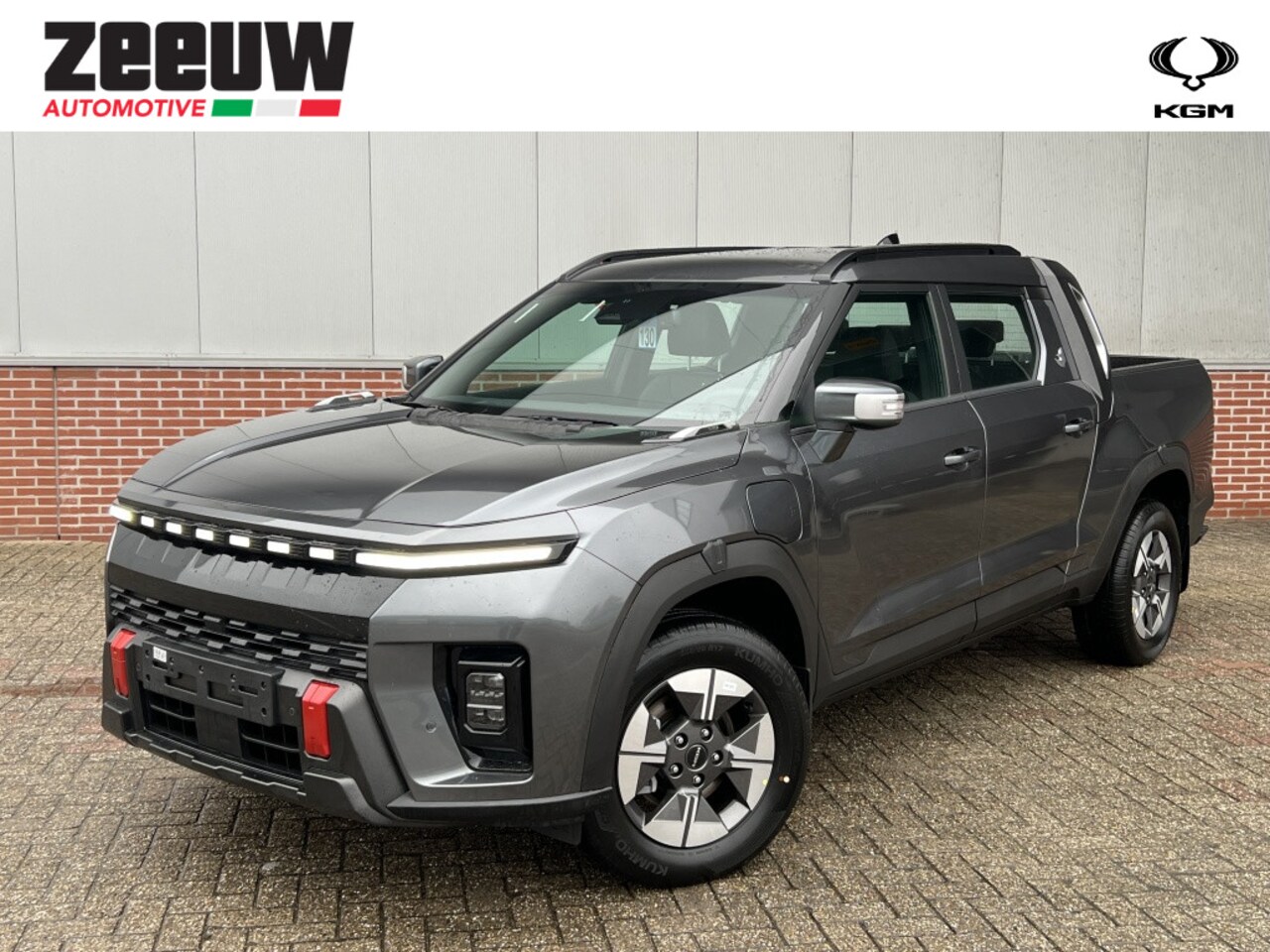 KGM Musso EV - 80,6 kWh Platinum Marble Grey direct leverbaar - AutoWereld.nl