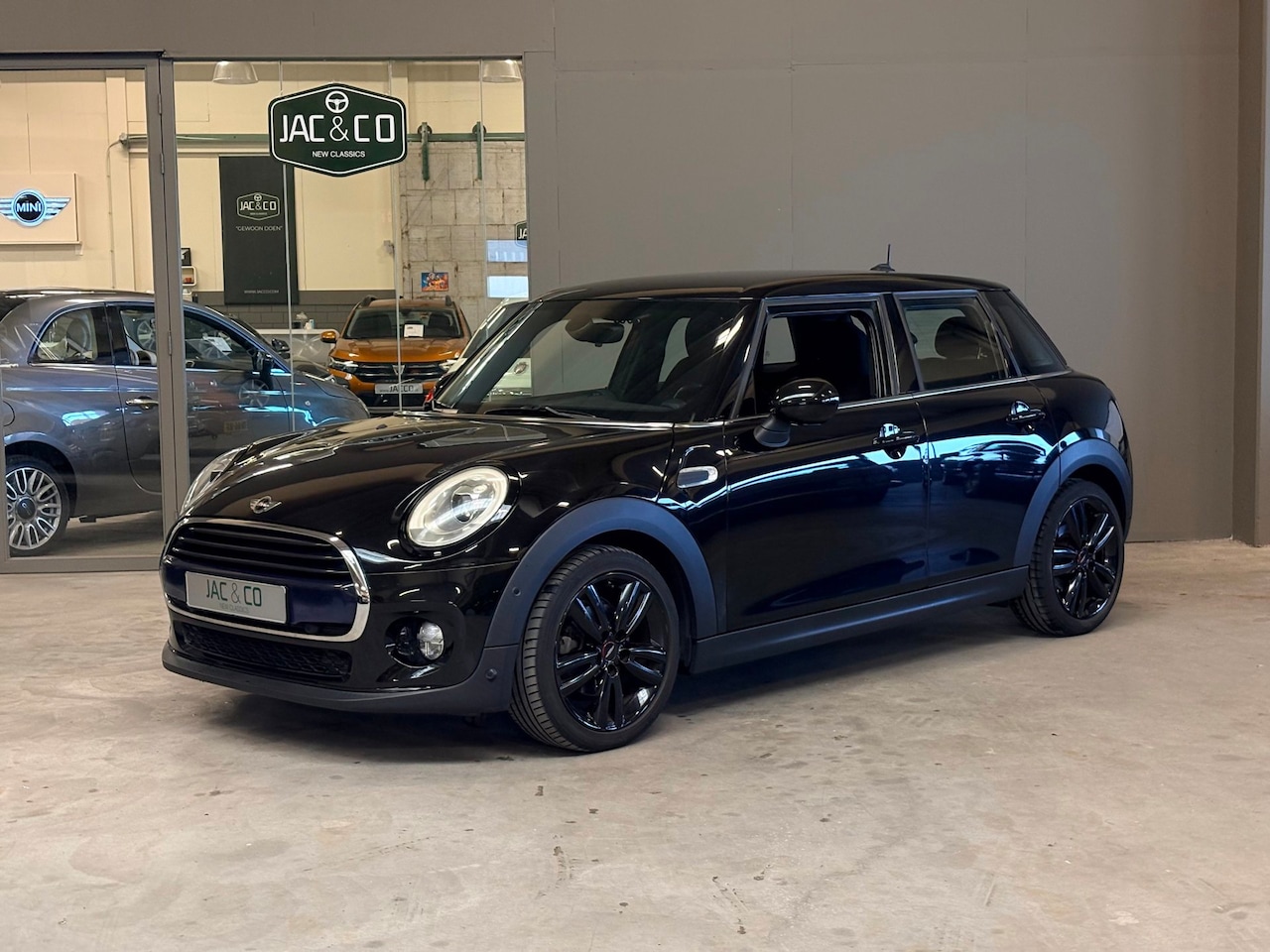 MINI Cooper - Mini 1.5 Salt Business 5 deurs automaat - AutoWereld.nl