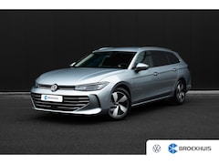 Volkswagen Passat Variant - 1.5 eHybrid Business HUD | Achteruitrijcamera | Trekhaak | Stoel&Stuurverwarming | Adaptiv