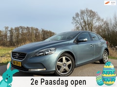 Volvo V40 - 1.6 D2 Momentum Navi Clima 16" Velgen Trekhaak 6 Versnellingen PDC Cruise Goed Onderhouden