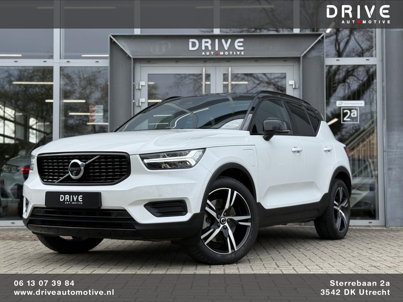 Volvo XC40 - 1.5 T4 Recharge R-Design |Pano|H/K|Winterpakket|360Cam|Trekhaak - AutoWereld.nl