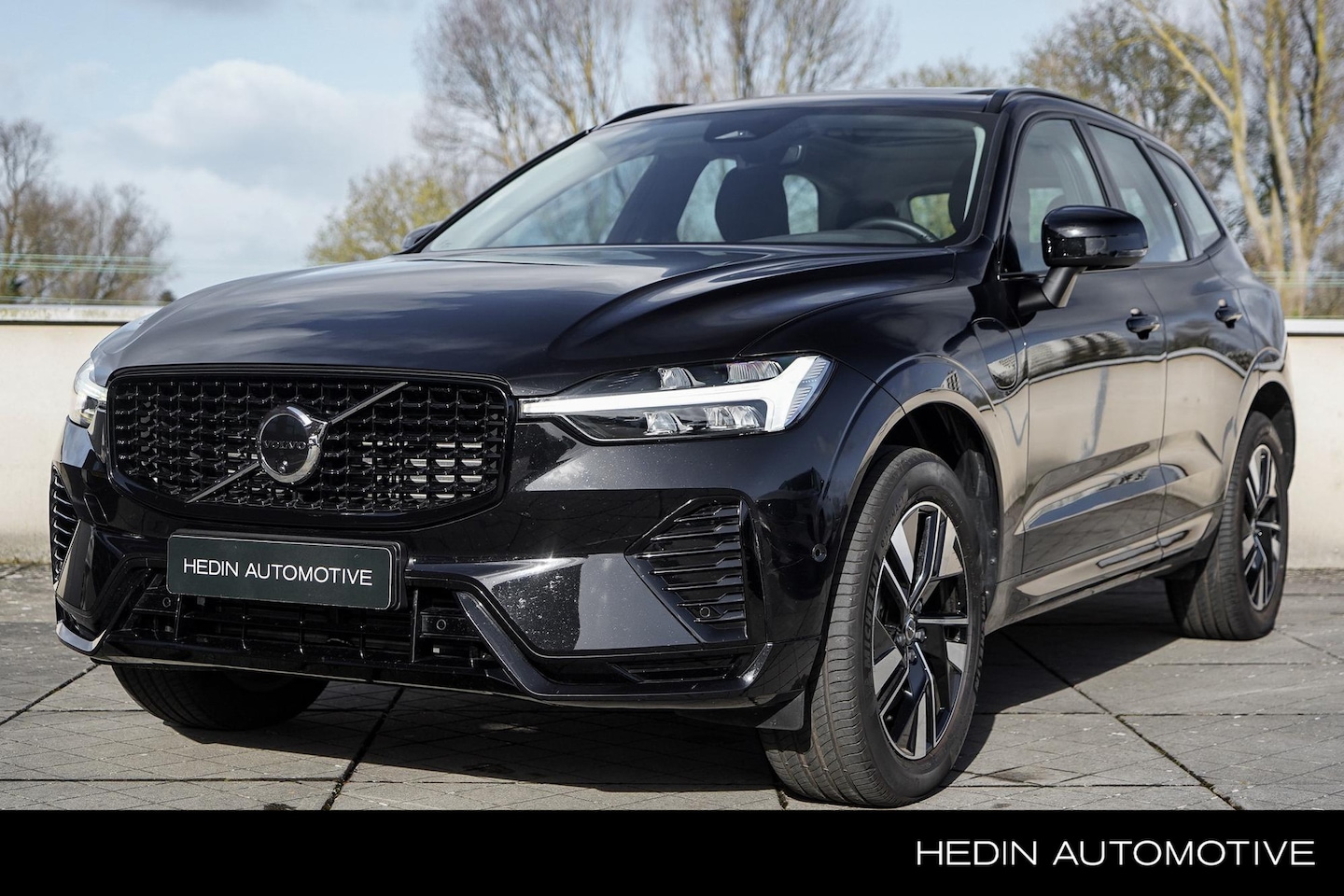 Volvo XC60 - 2.0 T6 Plug-in hybrid AWD Plus Dark Trekhaak | 360 Camera |  Google | Adaptieve Cruise con - AutoWereld.nl