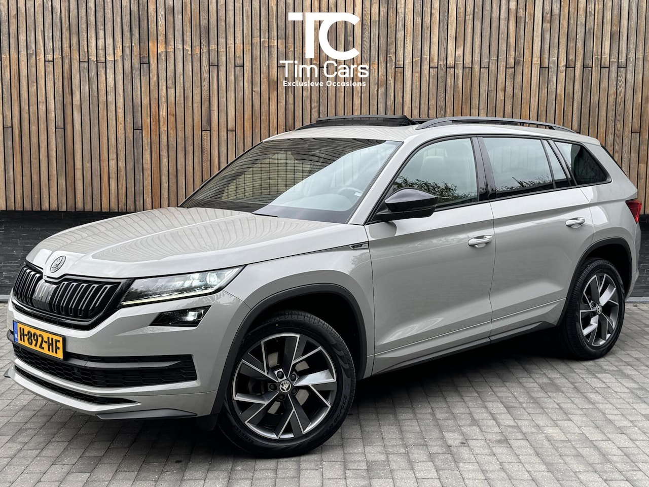 Skoda Kodiaq - 1.5 TSI Sportline Automaat 7persoons | Panoramadak | LED verlichting | Adaptieve cruise co - AutoWereld.nl