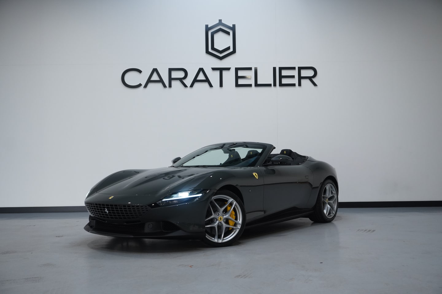 Ferrari Roma Spider - 3.9 V8 / Black Ceramic Exhaust / JBL Sound-system - AutoWereld.nl