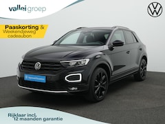 Volkswagen T-Roc - 1.5 TSI 150 pk DSG Sport | Trekhaak | Achteruitrijcamera | Navigatie | Adaptive Cruise | E