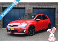 Volkswagen Golf - GTI 2.0 TSI 220pk | Panoramadak | Stoelverwarming | Adaptive Cruise | Navi | Clima